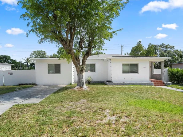 220 NW 126th St, North Miami, FL 33168