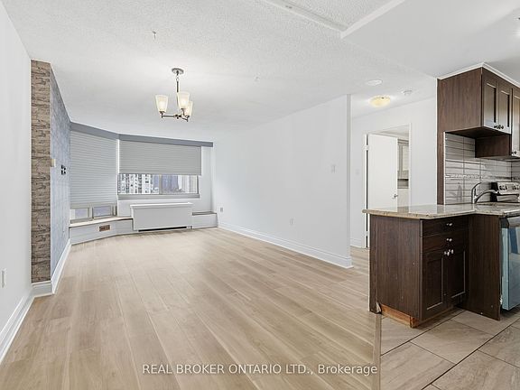 4th image of 25 Fairview Rd W #1103