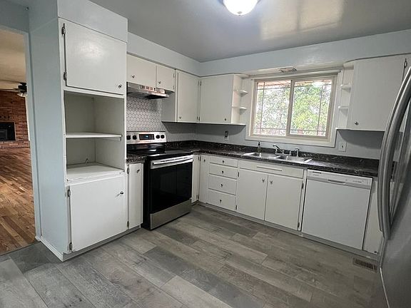 4th image of 1551 McClellan Dr