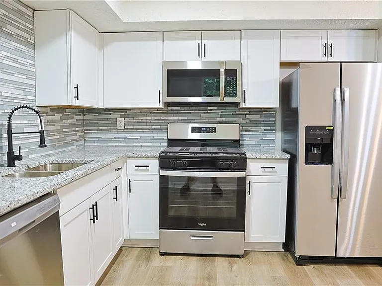 4411 Flakes Mill Rd — Photo 5