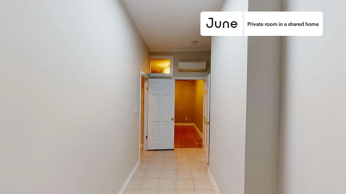 Full bedroom in 5 bed/2 bath home in Sunset Park #586 F — Photo 4