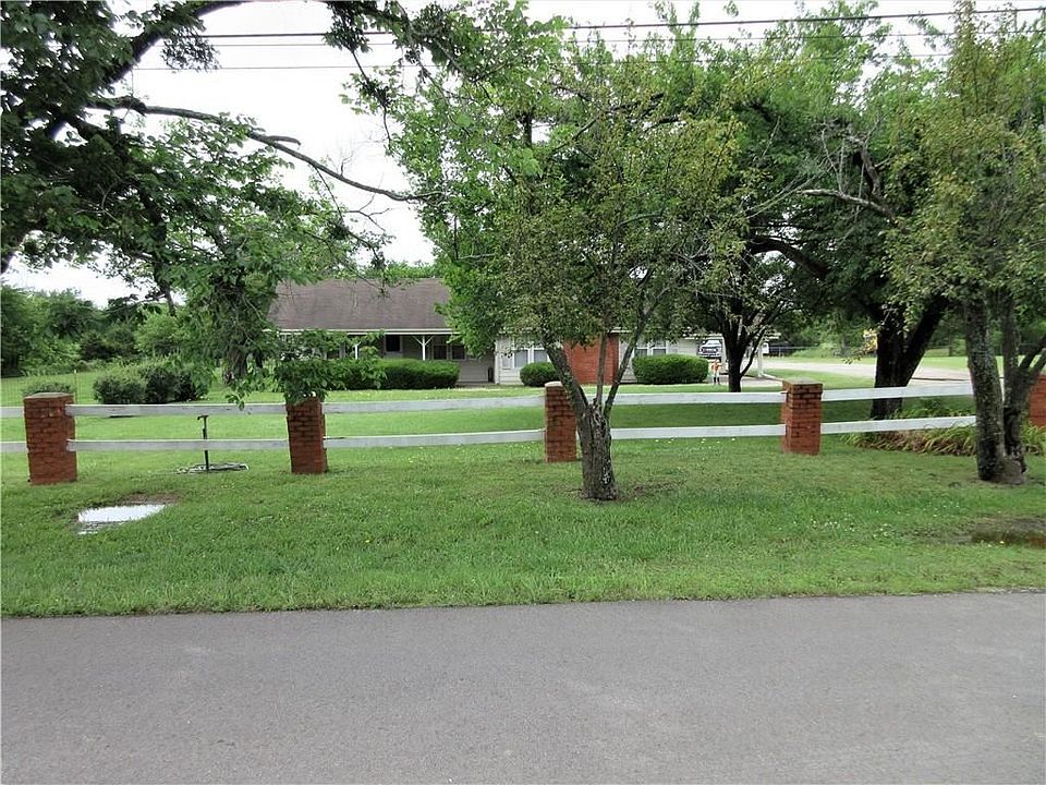 1st image of 504 W Rose Dr