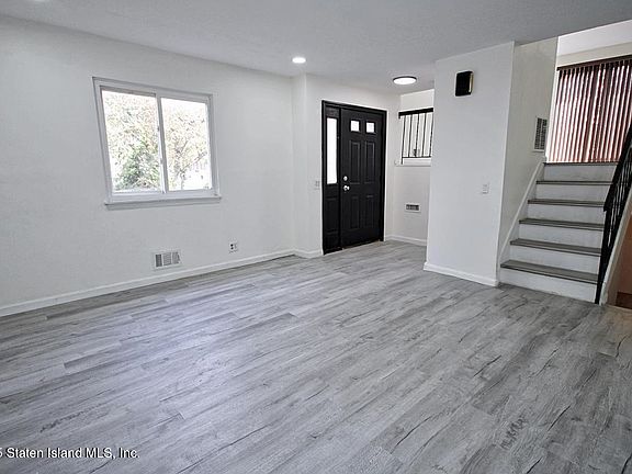 3rd image of 107 Denker Pl
