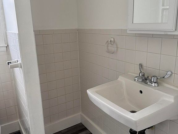 5th image of 174 Seabreeze Way