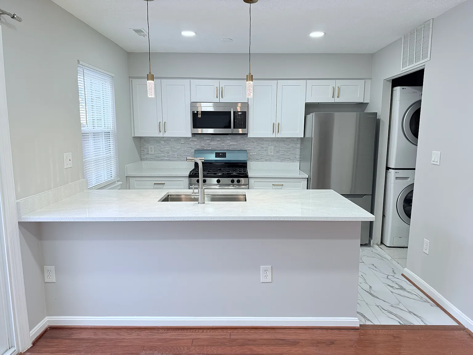 3 bed, 1188 sqft, $2,800 — Photo 1
