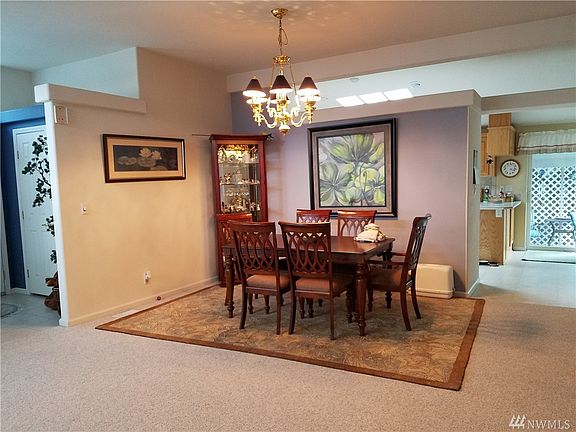3rd image of 1917 Poppy Ln SE #107