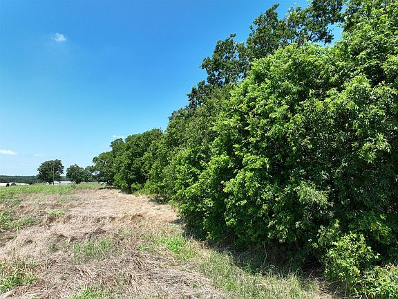3rd image of 2 County Road 142 Rd
