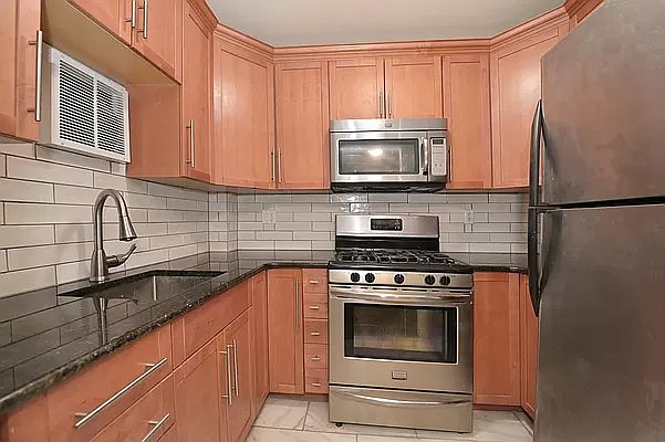 1st image of 14050 Burden Cres APT 2C