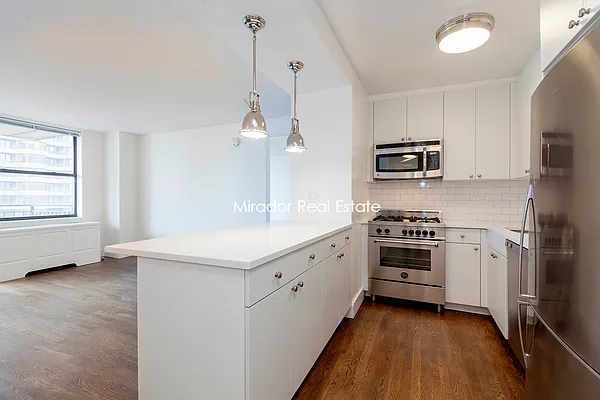 Rented by Mirador Real Estate | media 25