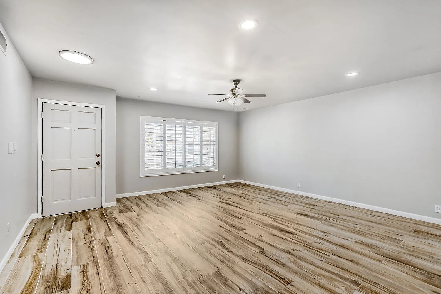 3 bed, 1735 sqft, $2,100 — Photo 2