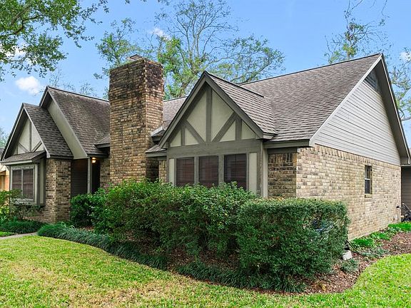2nd image of 119 Sandalwood Drive