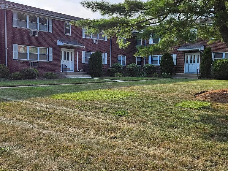 237 N Middletown Rd #H — Photo 2