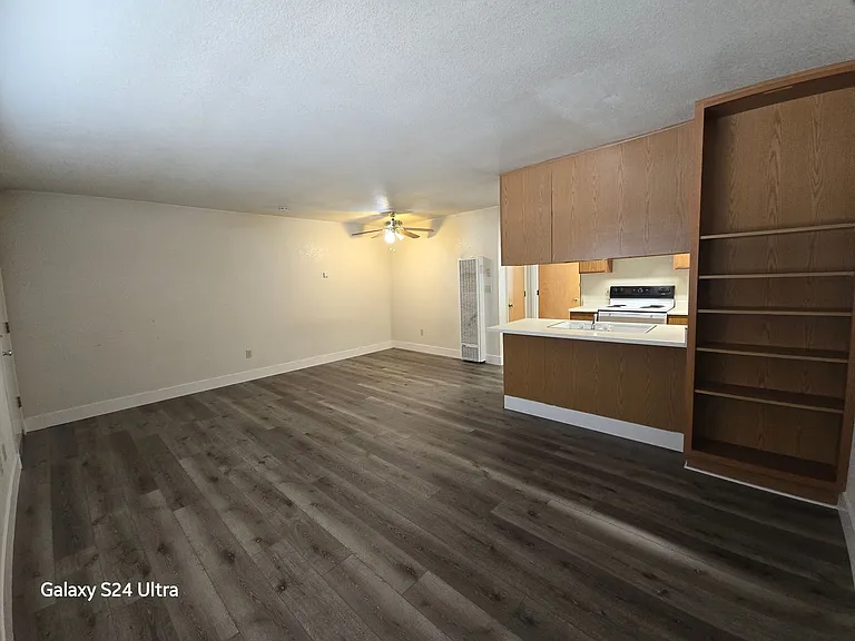 Cedarwood Apartments — Photo 2