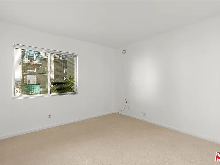 5460 White Oak Ave #A105 — Photo 13