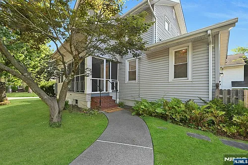 304 Midland Ave #1 Photo 1 304 Midland Ave #1 Photo 1
