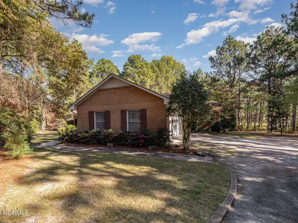 9 Highland Drive, Whispering Pines, NC 28327