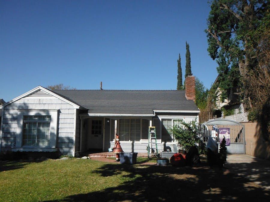 1st image of 533 Cambridge Dr
