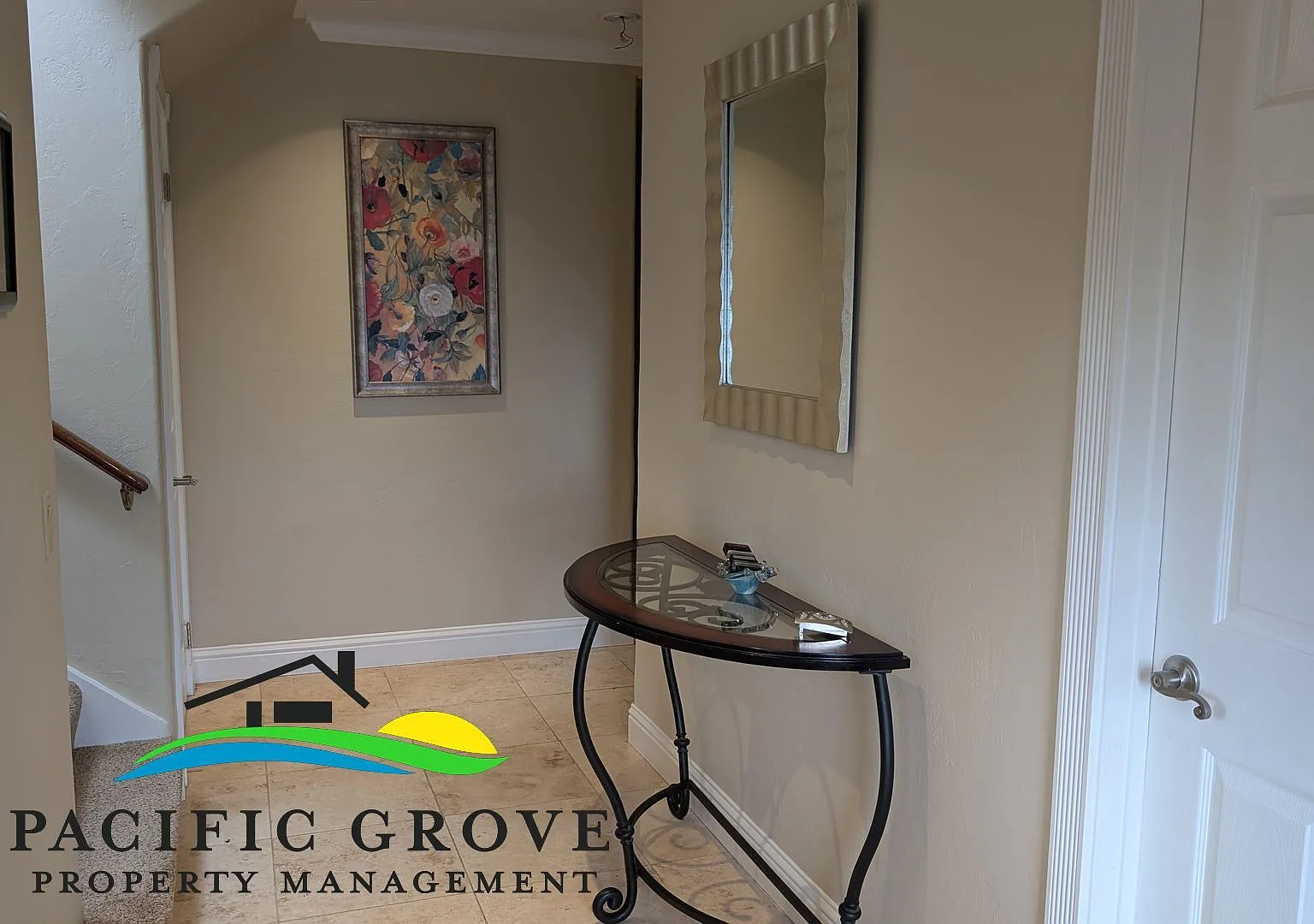 Family Living with Coastal Views — Photo 3
