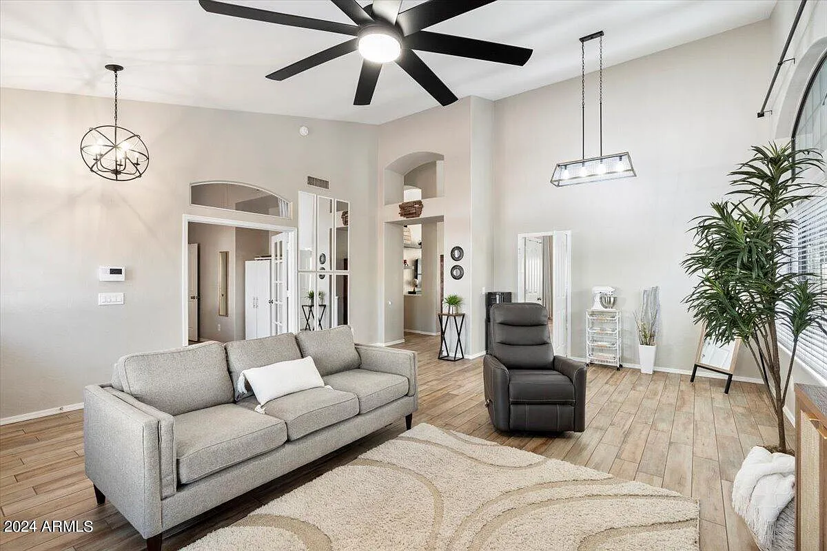 5559 W Aster Dr — Photo 3