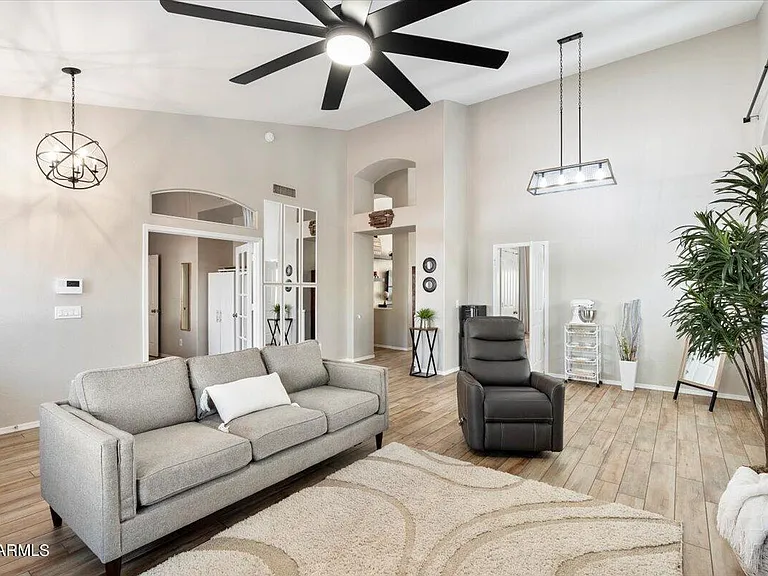 5559 W Aster Dr — Photo 3