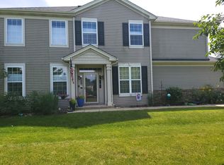 150 Durango Dr, Gilberts, IL 60136