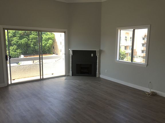 4th image of 1226 S Shenandoah St APT 302