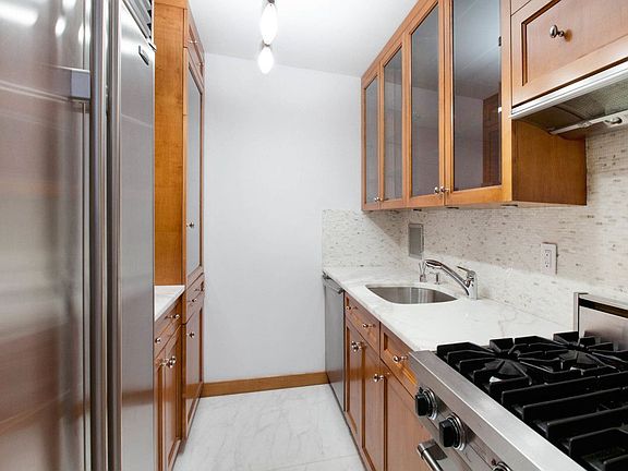 4th image of 330 E 38th St APT 41B