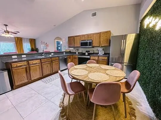 302 NE Greenbrier Ave — Photo 10