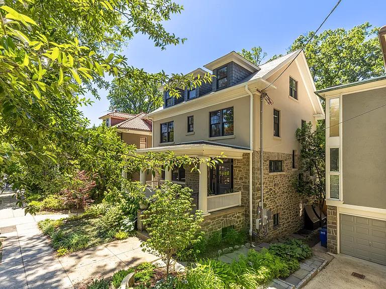 2952 Macomb St NW — Photo 3