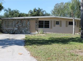 5720 2nd St W, Bradenton, FL 34207