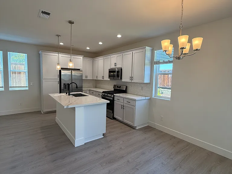 4410 Redstart Ln — Photo 5