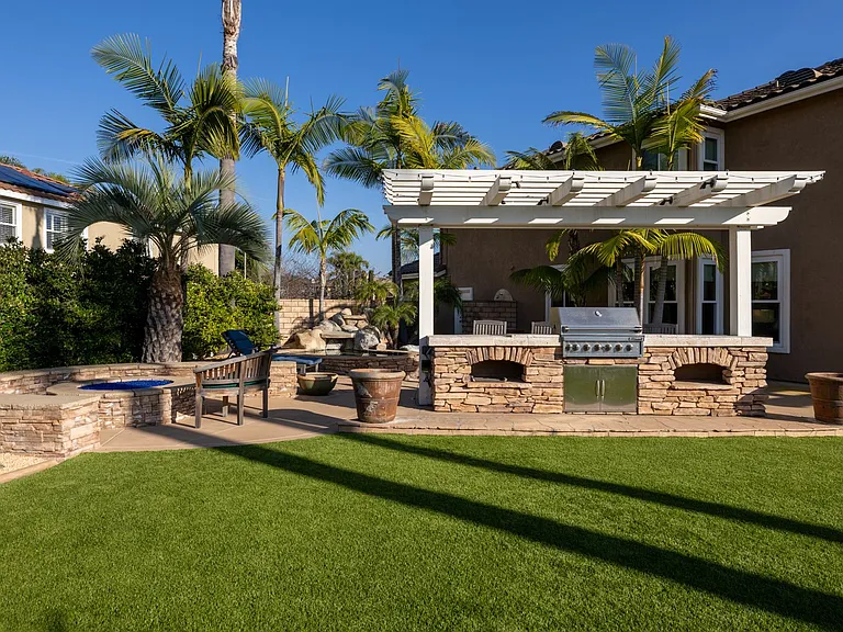 2215 Paseo Saucedal — Photo 2