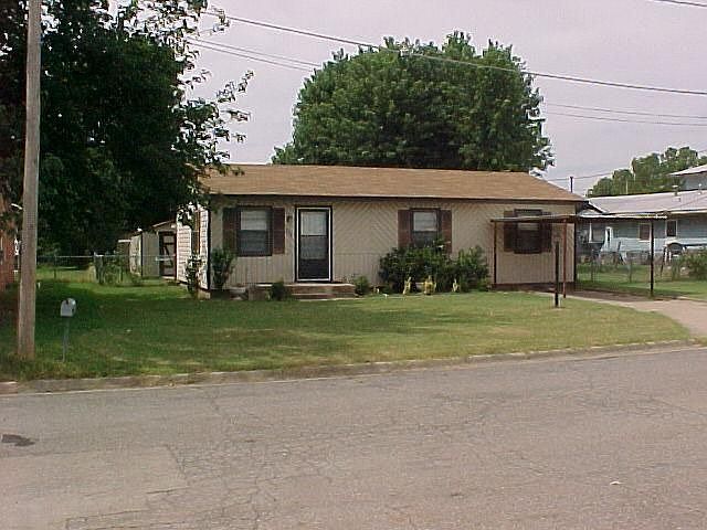 1st image of 742 Brenda Ln