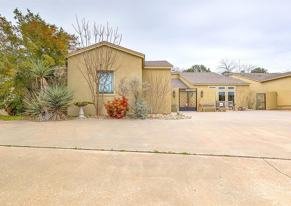 1st image of 5105 Country Club Dr