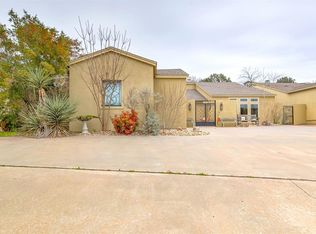 5105 Country Club Dr, Granbury, TX 76049