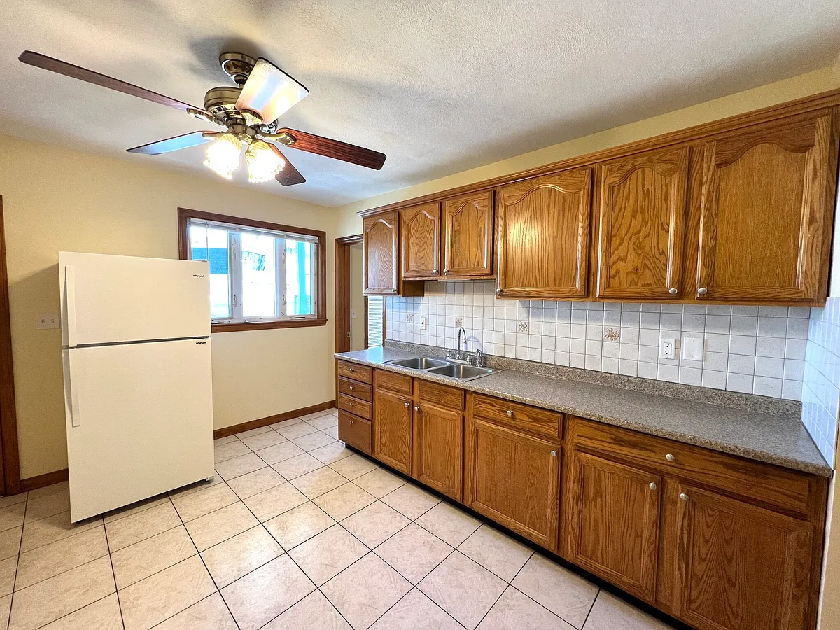 Building Photo - 225 Holland St #2B