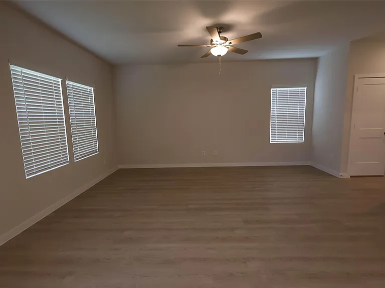7757 Bergamot Cir — Photo 5