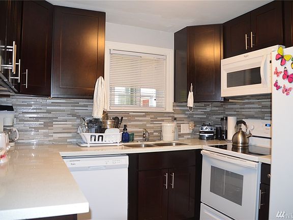 Upper unit kitchen
