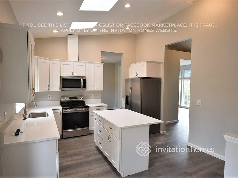3700 Arbor Dr SE — Photo 6