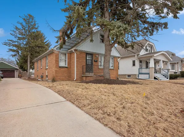 2152 South 97th STREET, West Allis, WI 53227