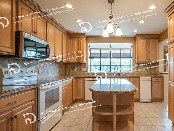 5th image of 11146 Pinehurst Dr