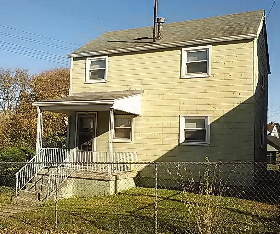 422 3rd St photo 1