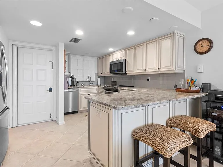 271 Southbay Dr #225 — Photo 3