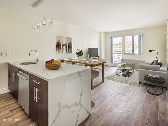 4th image of 3725 33rd St APT 4G