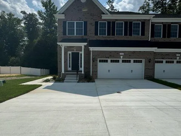1103 Llano Dr #B, La Plata, MD 20646
