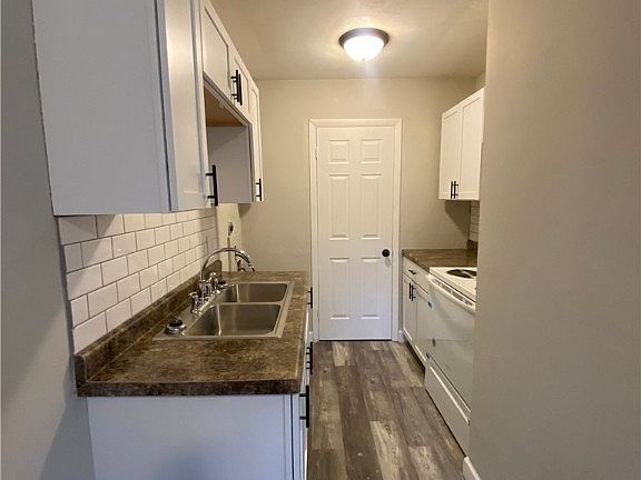 3rd image of 1161 Linda Vista Ave