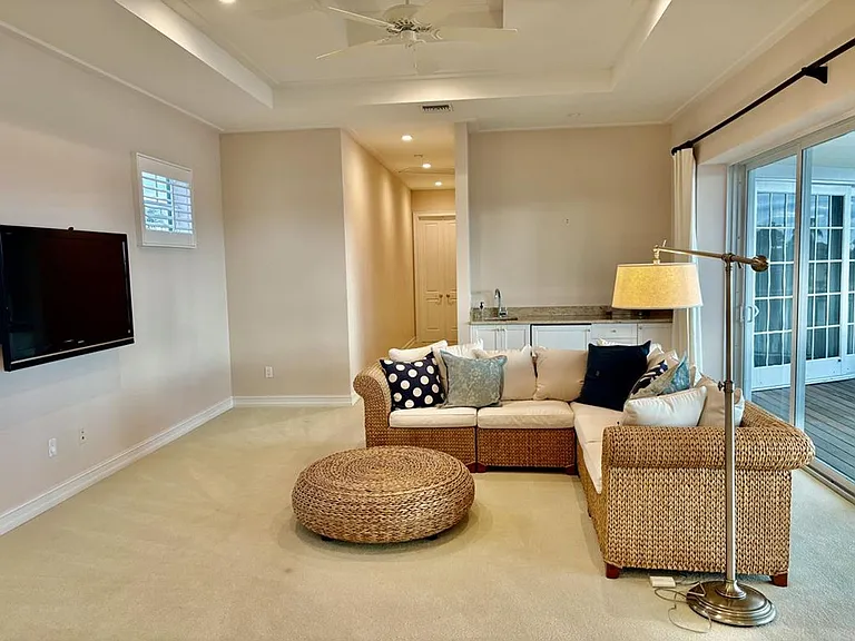 1627 Barbados Ct — Photo 23