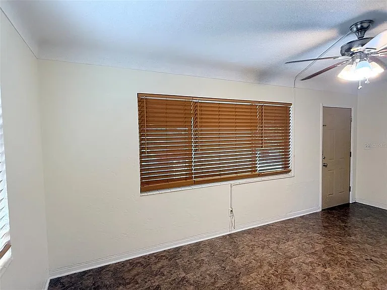 5541 Lown St N #SOUTH — Photo 4
