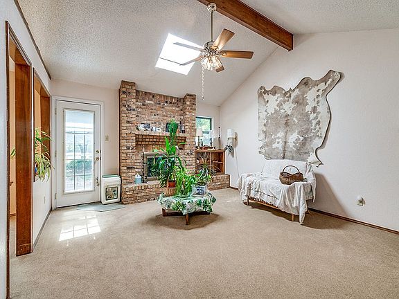 5th image of 2061 Parkridge Dr