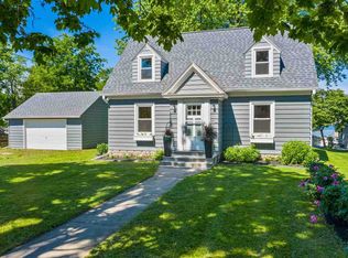 130 N 2nd Ave, Winneconne, WI 54986